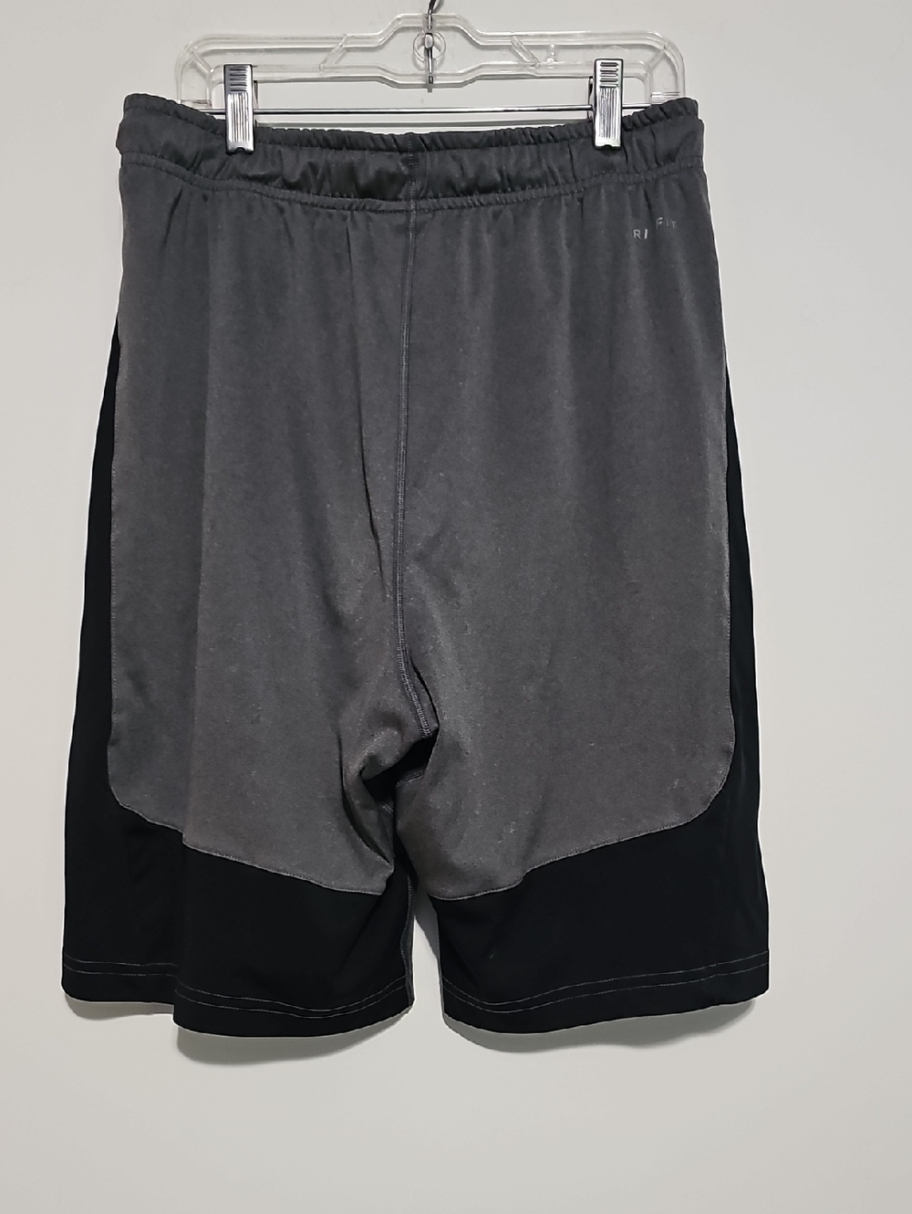 Nike Men's Gray and Black Training Shorts Dri-Fit Sz SMALL - Picture 3 of 4
